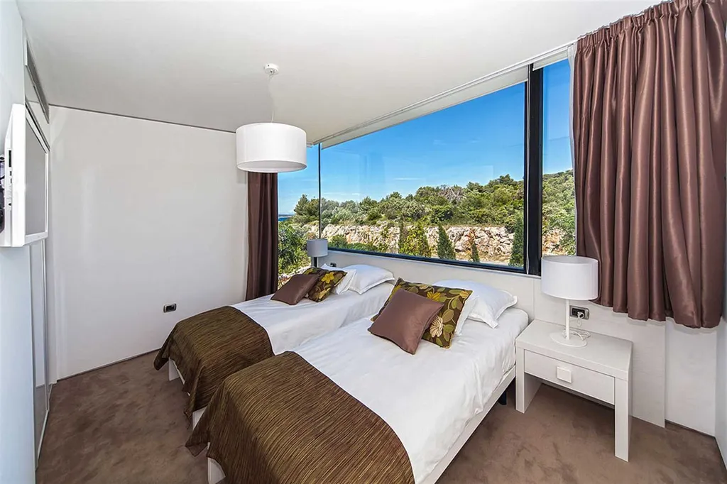3-Bedroom Apartment for 6 Guests in Primošten