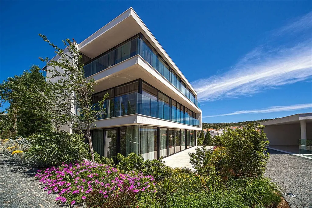 3-Bedroom Apartment for 6 Guests in Primošten