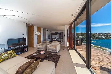 3-Bedroom Apartment for 6 Guests in Primošten