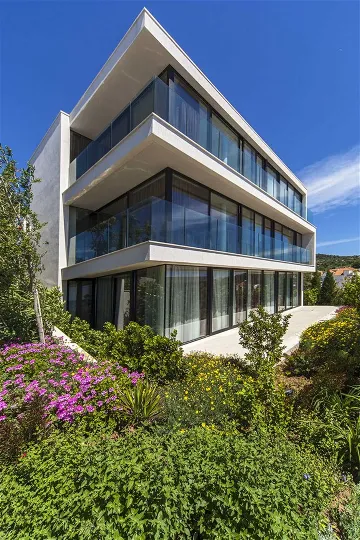 3-Bedroom Apartment for 6 Guests in Primošten