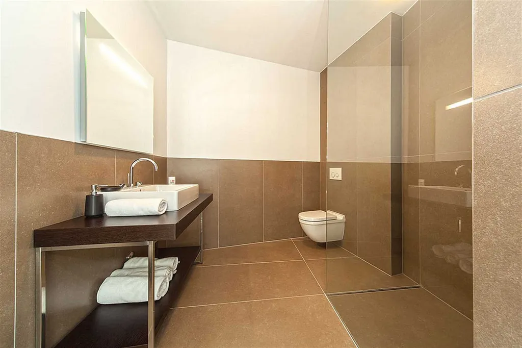 Air-conditioned Apartment in Primošten for 6 Guests