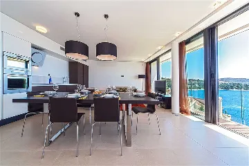 Air-conditioned Apartment in Primošten for 6 Guests