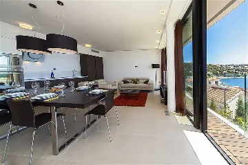 Air-conditioned Apartment in Primošten for 6 Guests