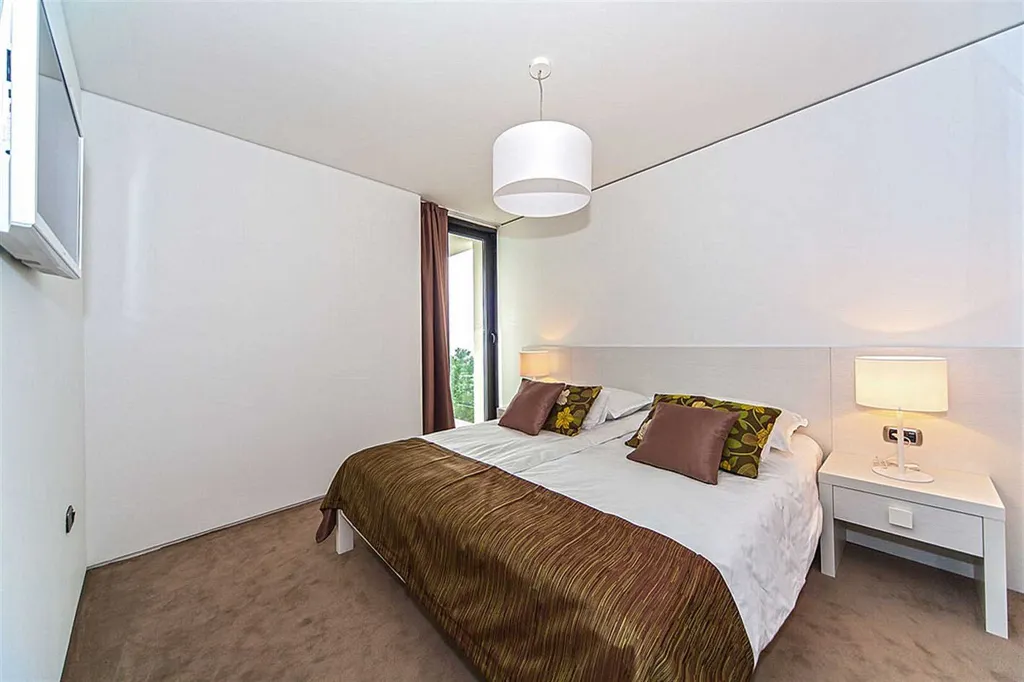 Air-Conditioned 2-Bedroom Apartment in Primošten