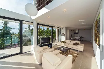 Air-Conditioned 2-Bedroom Apartment in Primošten