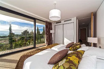 Air-Conditioned 2-Bedroom Apartment in Primošten