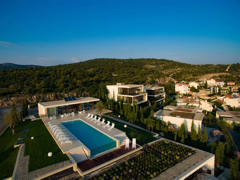 Air-Conditioned 2-Bedroom Apartment in Primošten