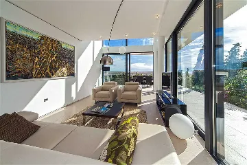 Air-Conditioned 2-Bedroom Apartment in Primošten