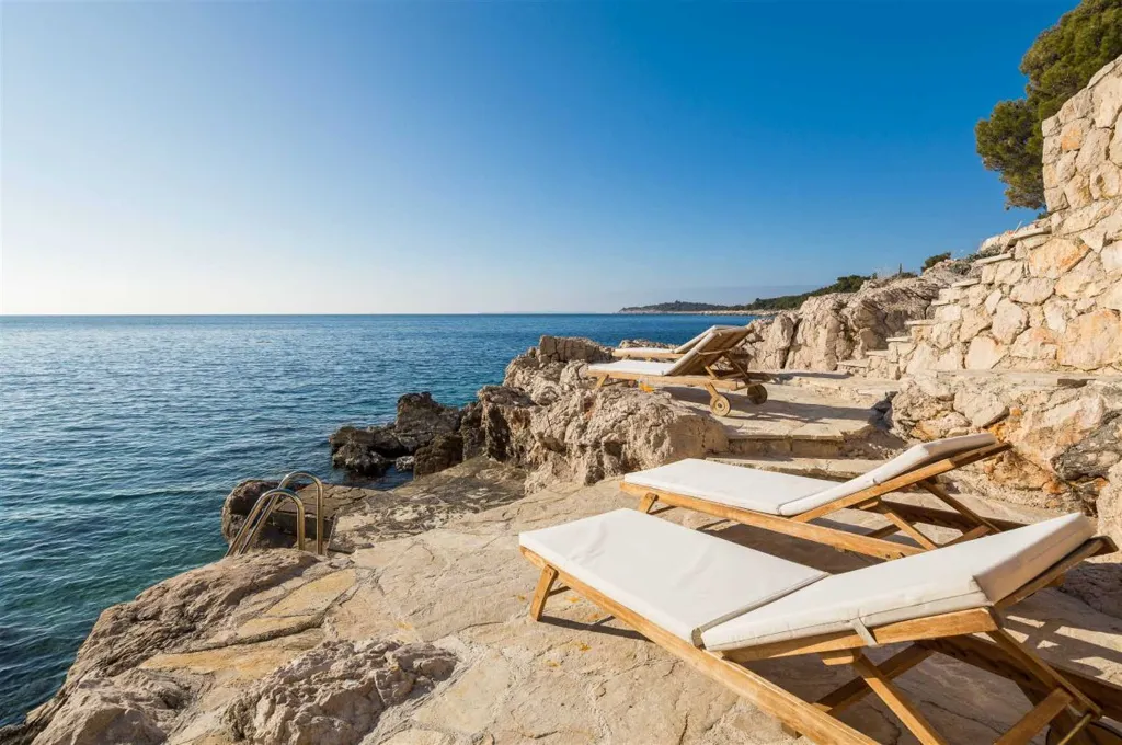 Villa in Primošten near the sea with outdoor pool