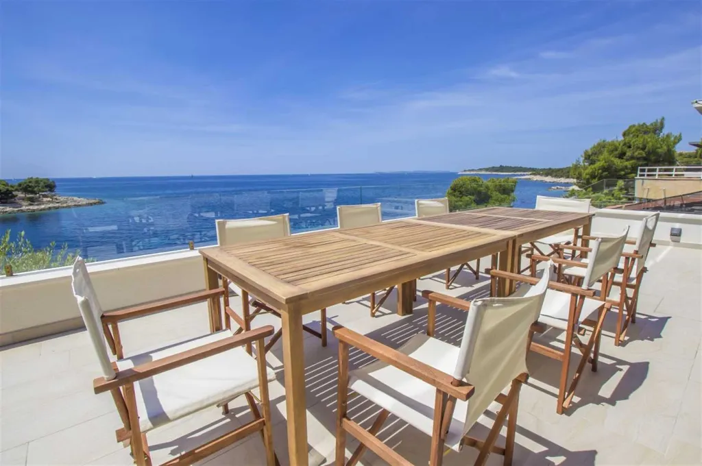 Villa in Primošten near the sea with outdoor pool