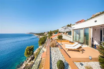Villa in Primošten near the sea with outdoor pool