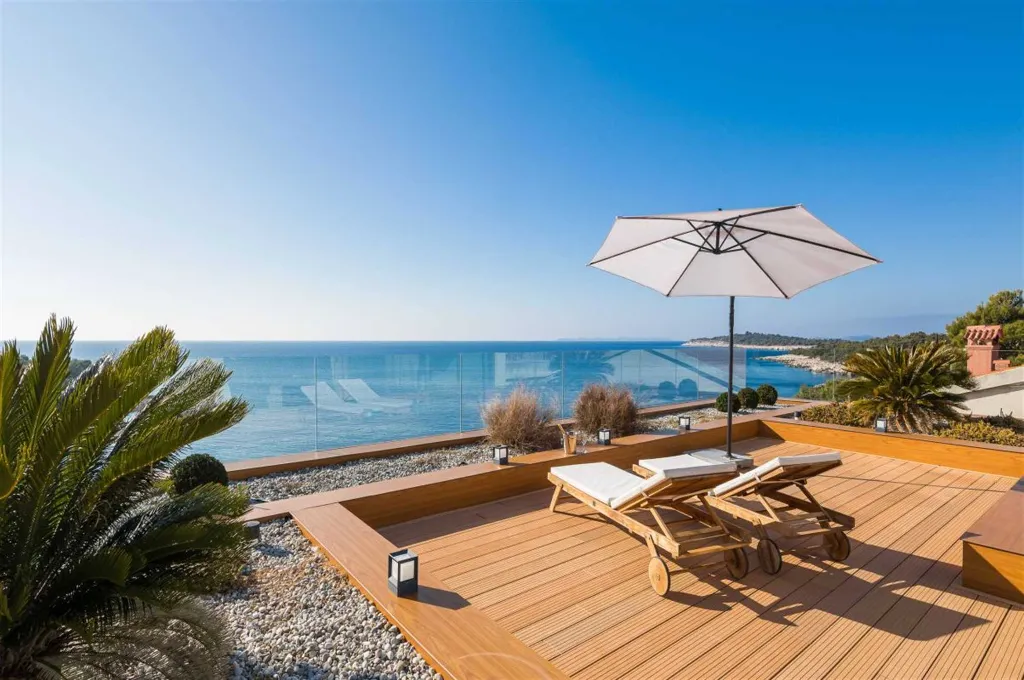 Villa in Primošten near the sea with outdoor pool