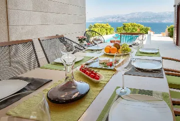 4-Bedroom Villa with Heated Pool in Splitska