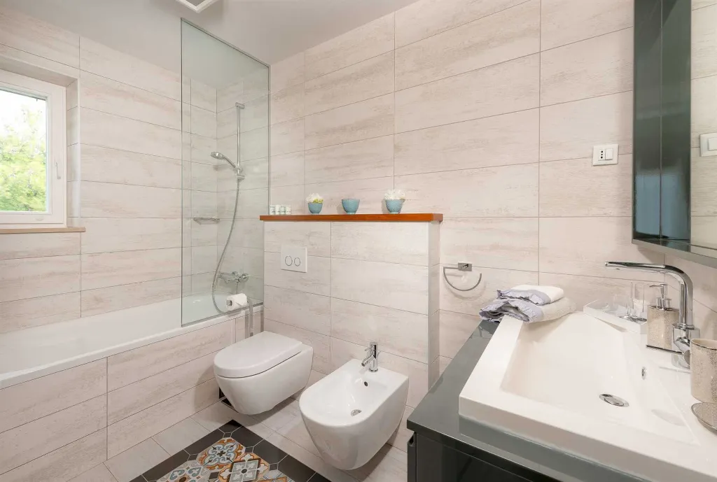 4-Bedroom Villa with Heated Pool in Splitska