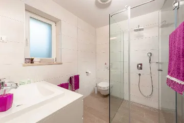 4-Bedroom Villa with Heated Pool in Splitska