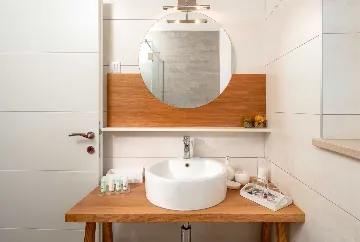 4-Bedroom Villa with Heated Pool in Splitska