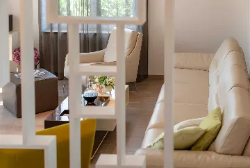 4-Bedroom Villa with Heated Pool in Splitska