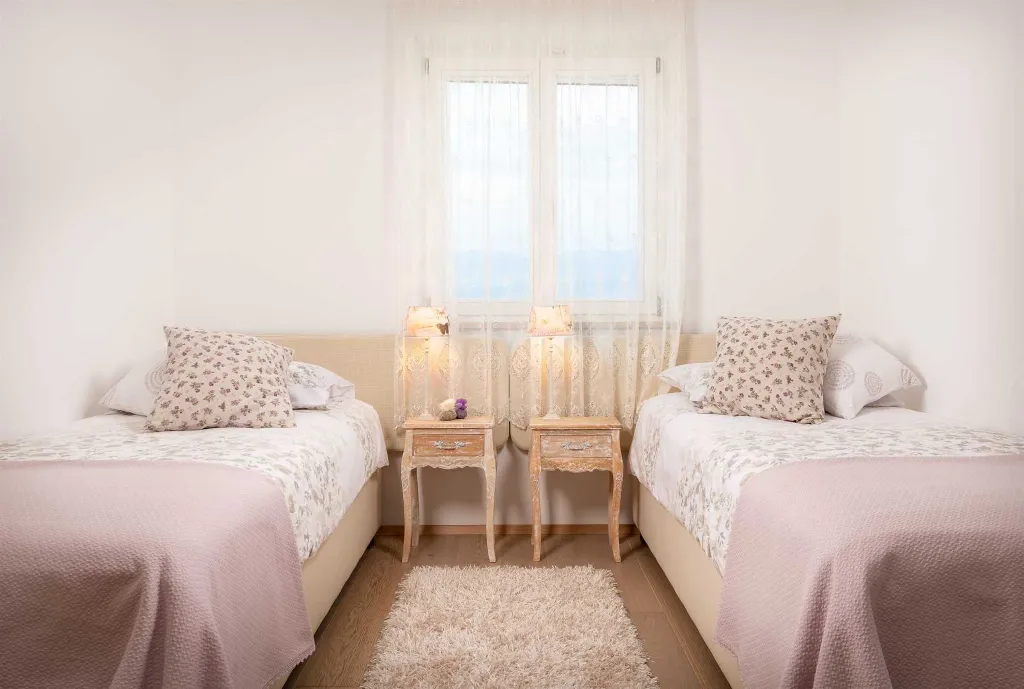 4-Bedroom Villa with Heated Pool in Splitska