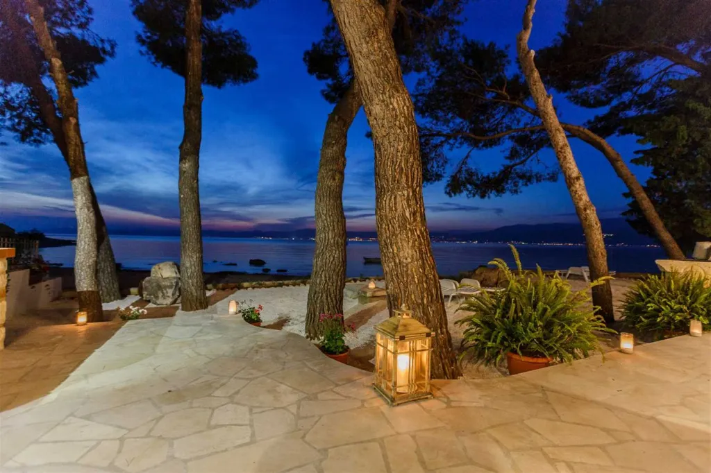 Stone Villa for 4–5 Guests in Supetar (Mirca)