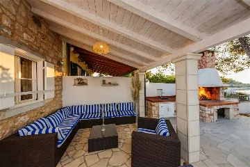 Stone Villa for 4–5 Guests in Supetar (Mirca)