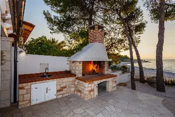 Stone Villa for 4–5 Guests in Supetar (Mirca)