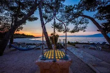 Stone Villa for 4–5 Guests in Supetar (Mirca)