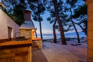Stone Villa for 4–5 Guests in Supetar (Mirca)