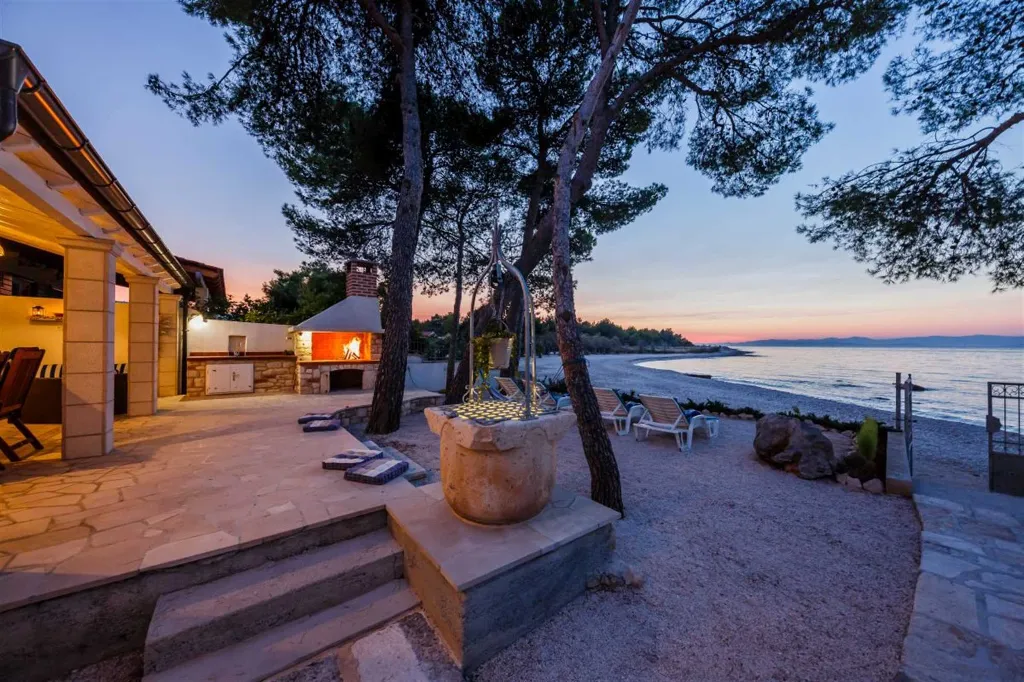 Stone Villa for 4–5 Guests in Supetar (Mirca)