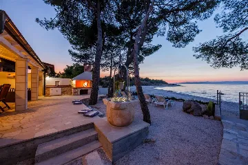 Stone Villa for 4–5 Guests in Supetar (Mirca)