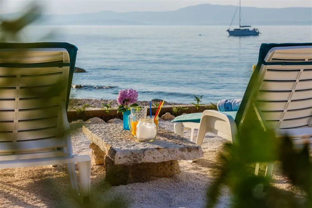 Stone Villa for 4–5 Guests in Supetar (Mirca)