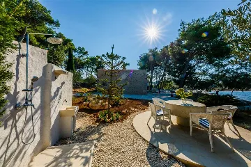 Stone Villa for 4–5 Guests in Supetar (Mirca)
