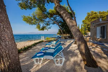 Stone Villa for 4–5 Guests in Supetar (Mirca)