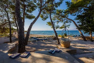 Stone Villa for 4–5 Guests in Supetar (Mirca)