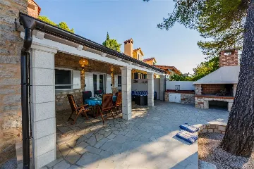 Stone Villa for 4–5 Guests in Supetar (Mirca)