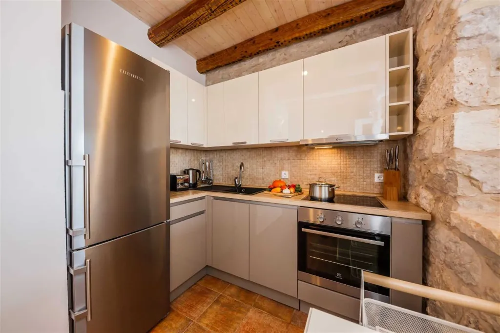 Stone Villa for 4–5 Guests in Supetar (Mirca)