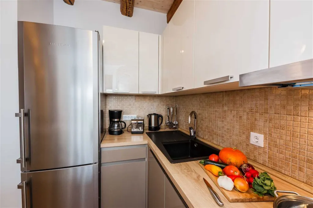 Stone Villa for 4–5 Guests in Supetar (Mirca)