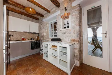 Stone Villa for 4–5 Guests in Supetar (Mirca)