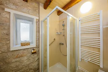 Stone Villa for 4–5 Guests in Supetar (Mirca)