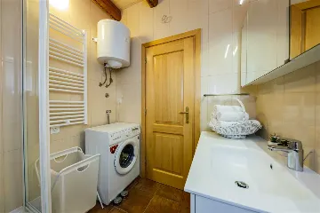 Stone Villa for 4–5 Guests in Supetar (Mirca)