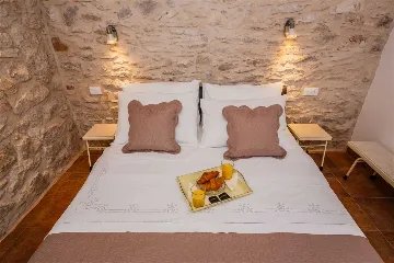 Stone Villa for 4–5 Guests in Supetar (Mirca)