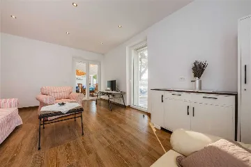 Stone Villa for 4–5 Guests in Supetar (Mirca)