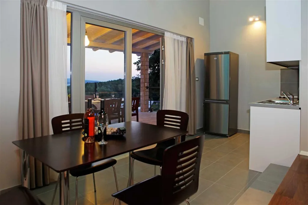 Air-Conditioned Apartment for 6 Guests in Bol