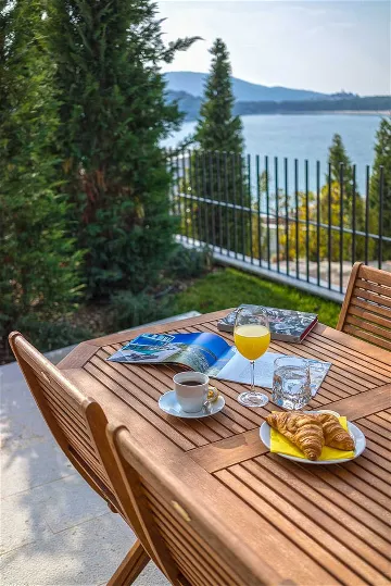 2-Bedroom Apartment in Primošten for 4 Guests