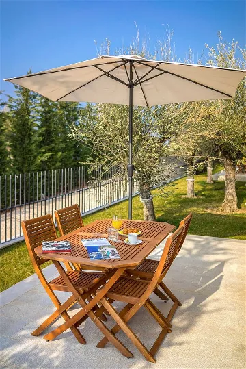 2-Bedroom Apartment in Primošten for 4 Guests