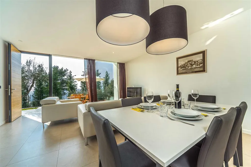 Air-Conditioned Apartment in Primošten for 4