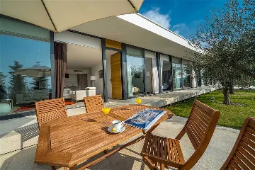 Air-Conditioned Apartment in Primošten for 4