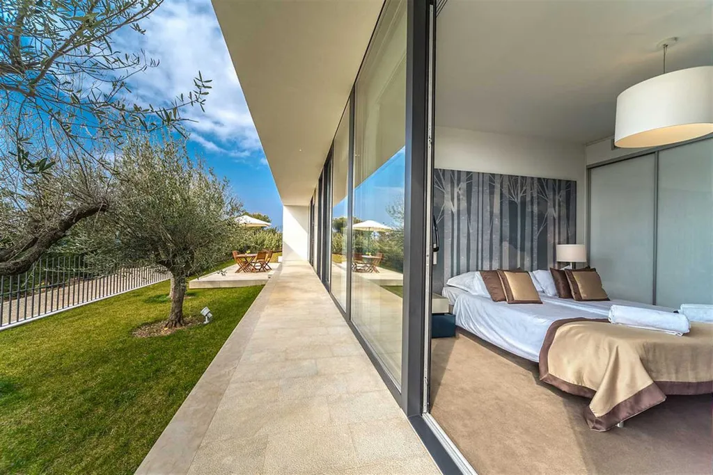 Air-Conditioned Apartment in Primošten for 4