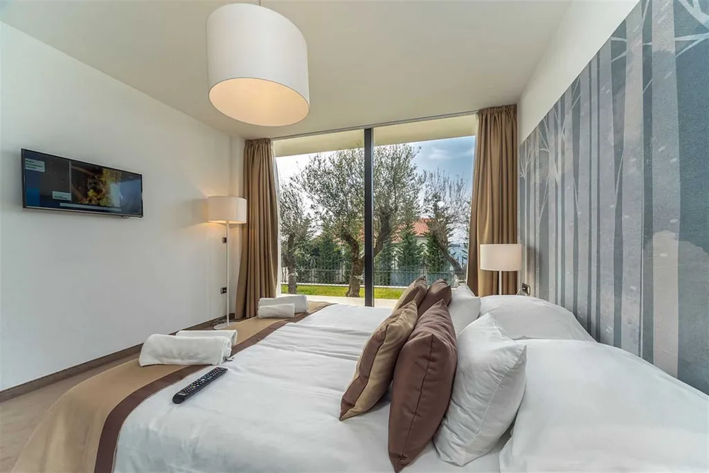 Air-Conditioned Apartment in Primošten for 4
