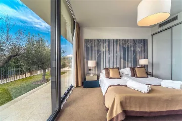 Air-Conditioned Apartment in Primošten for 4