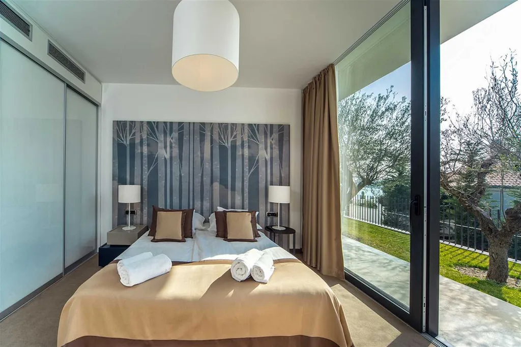 Air-Conditioned Apartment in Primošten for 4